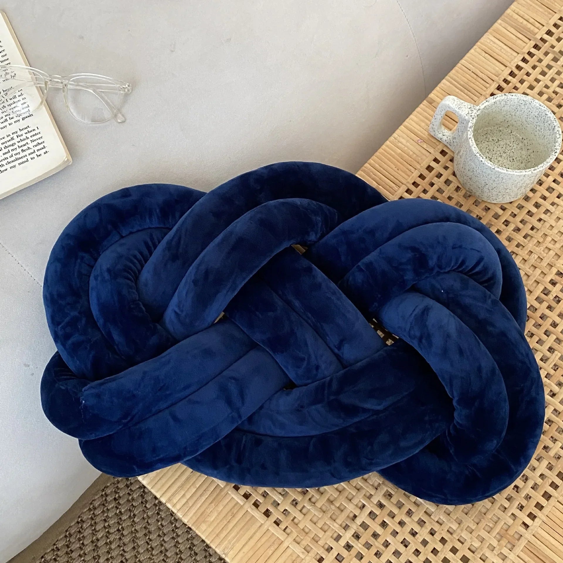 Knotted Ring Pillow Set