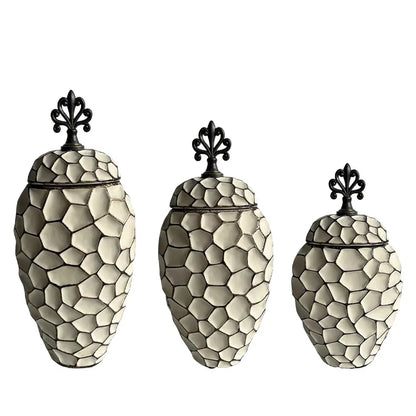 مزهرية سيراميك هندسية بتصميم مربعات ألماسية من ديكور بايتس™: تنسيقات زهور وإكسسوارات ديكور منزلي