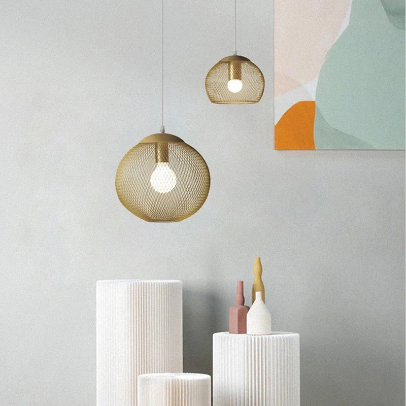 ثريا DecorBites™ LED بتصميم قفص الطيور الذهبي لإضاءة أنيقة في المطاعم والمطابخ والمتاجر