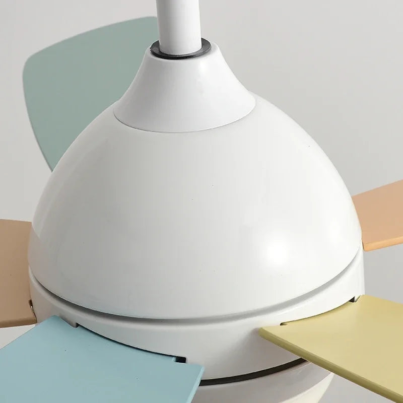 Decorbites™ Kinder-Deckenventilator mit Licht und Fernbedienung, 3-Geschwindigkeiten, 5-Blatt-Helikopter-Design