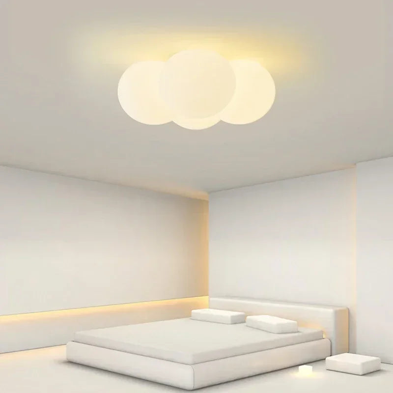 ثريا DecorBites™ الزجاجية باللون الأبيض الحليبي لديكور المنزل