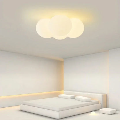 ثريا DecorBites™ الزجاجية باللون الأبيض الحليبي لديكور المنزل