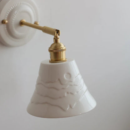 مصباح حائط LED من السيراميك النحاسي DecorBites™ مع مفتاح سلسلة سحب لغرفة المعيشة على الدرج