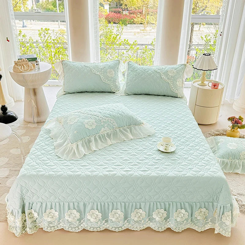 Decobites Pink Cotton Quilted Bedspread Set with Lace Edge and Pillowcases