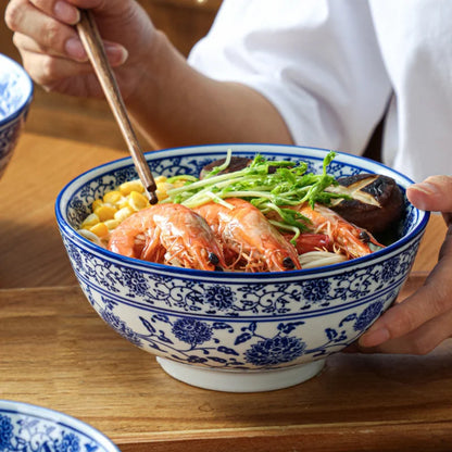 وعاء حساء المعكرونة الخزفي باللونين الأزرق والأبيض من DecorBites™