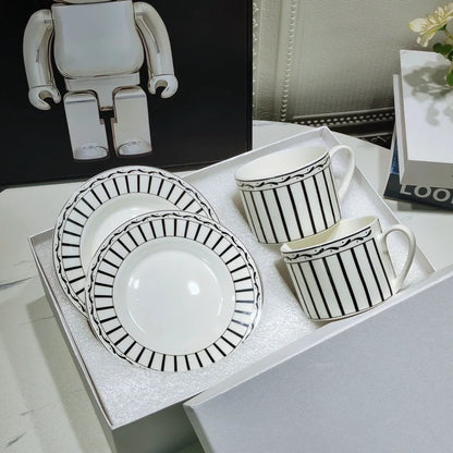 Juego de tazas de café y té DecorBites™ de porcelana fina con platillo, vajilla para té y plato de postre.