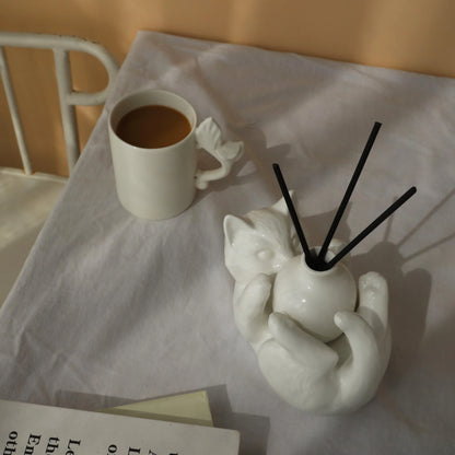 DecorBites™ Cat Cartoon Vase: Cute Cat Sculpture Aromatherapy Base for Home Decor