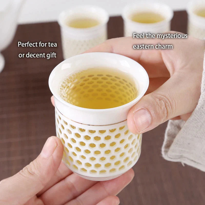 DecorBites™ Blue White Porcelain Tea Pot 660ml - Traditional Chinese Kung Fu Teaware