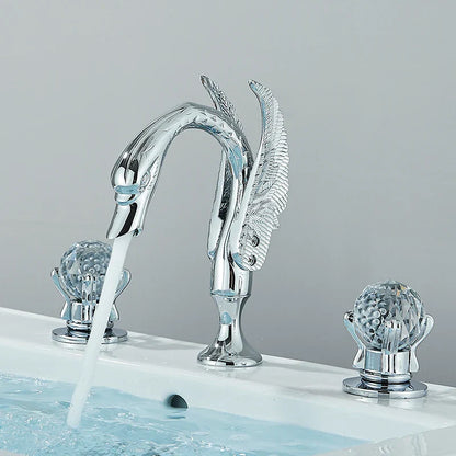 Grifo mezclador para lavabo DecorBites™ Gold Swan Crystal Handle para baño - Montaje sobre cubierta