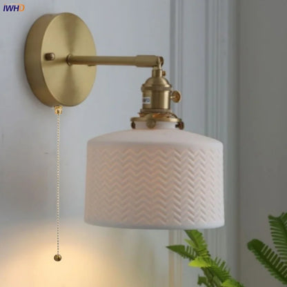 مصباح حائط شمعدان LED نحاسي من DecorBites™ مزود بمفتاح سلسلة سحب وإضاءة مرآة سيراميكية عصرية من الشمال