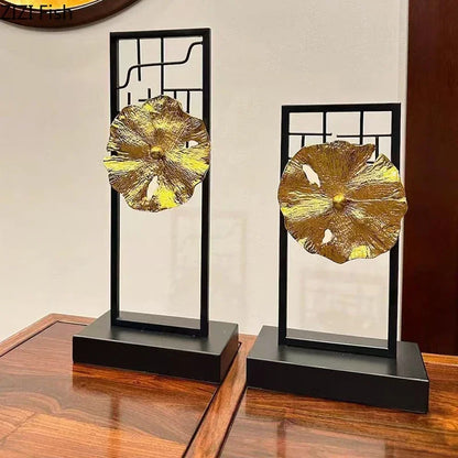 Adorno de escritorio Feng Shui con forma de hoja de loto dorada DecorBites™ (escultura de aleación)