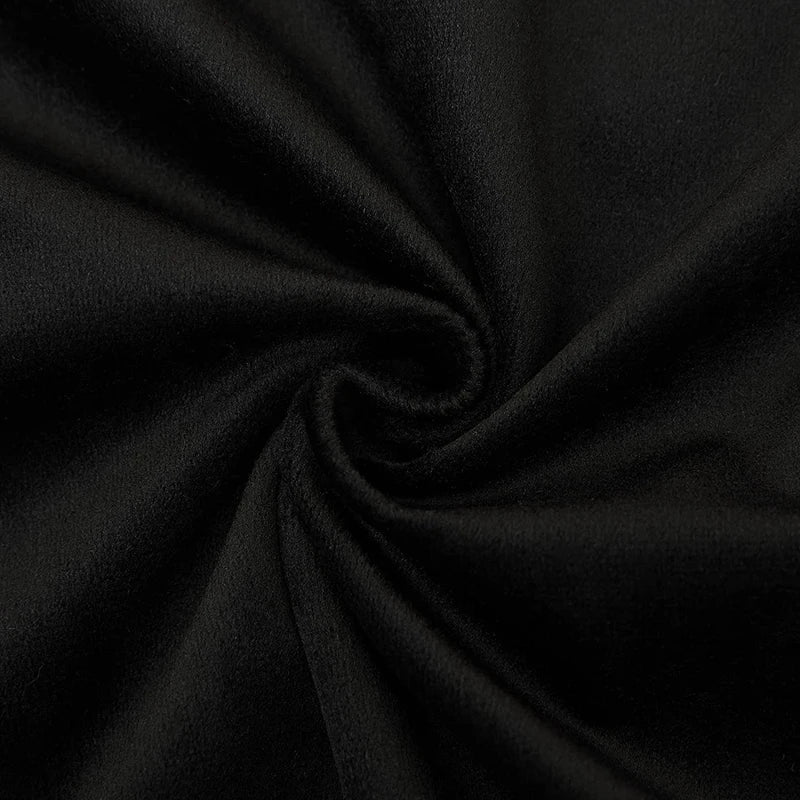 Funda de cojín DecorBites™ de terciopelo negro con flecos y borlas para cama, sofá o sillón