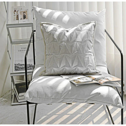 Funda de almohada DecorBites™ de terciopelo cortado con bordado geométrico cónico, cojín cuadrado plateado de lujo