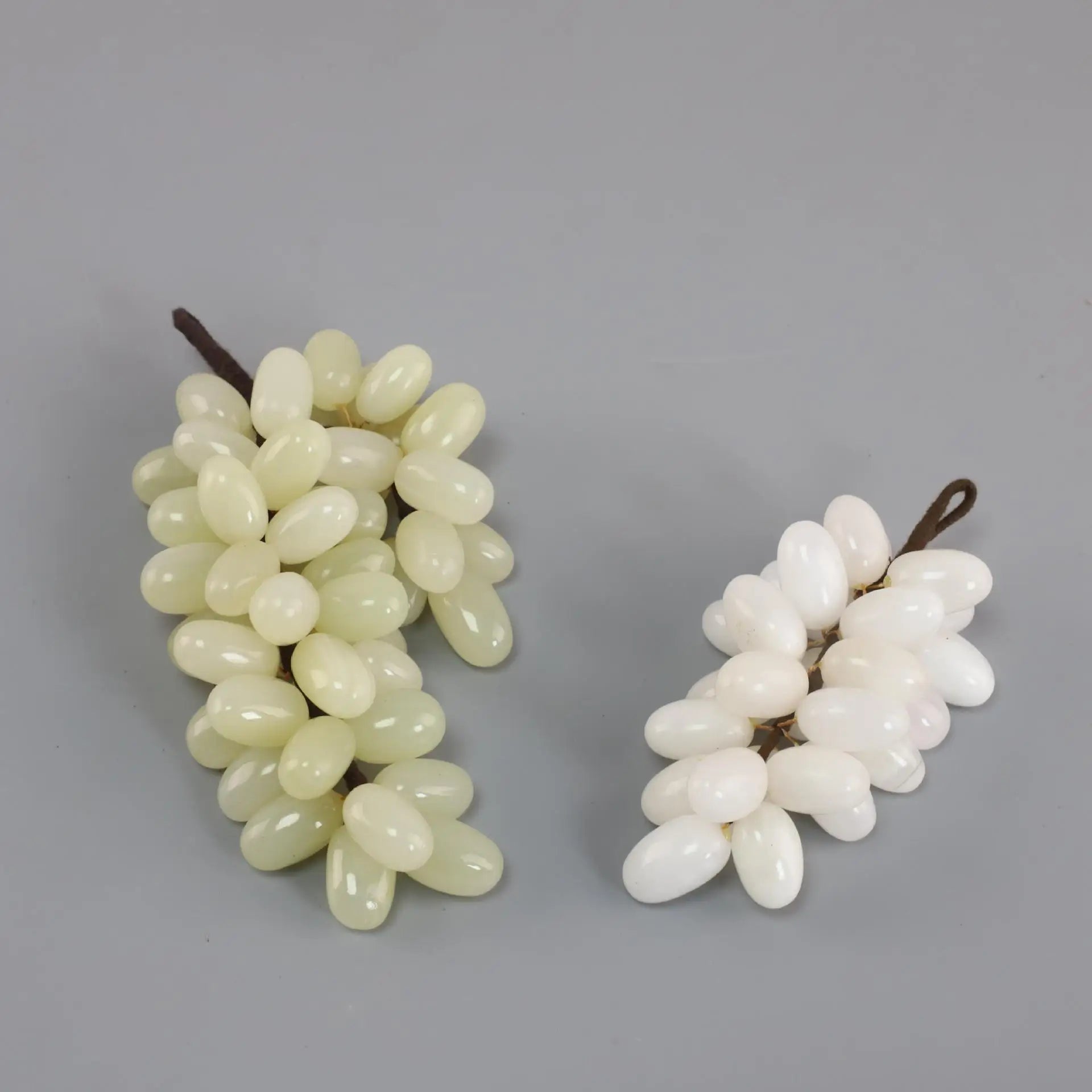 Decorbites™ Jade-Trauben-Skulptur Handgefertigte Schreibtisch-Dekoration Frucht-Figur