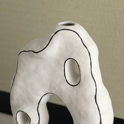 مزهرية سيراميك هندسية من DecorBites™ - زخارف تجريدية، ديكور منزلي