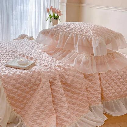 Decobites Luxury Lace Edge Bedspread Set with Pillowcases