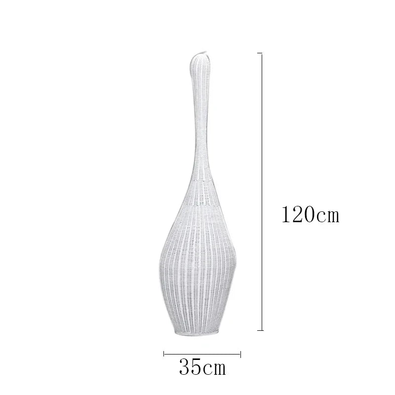 Lámpara de pie de bambú DecorBites™: Una lámpara de ratán única para la sala de estar, el dormitorio o la decoración de una casa de té.