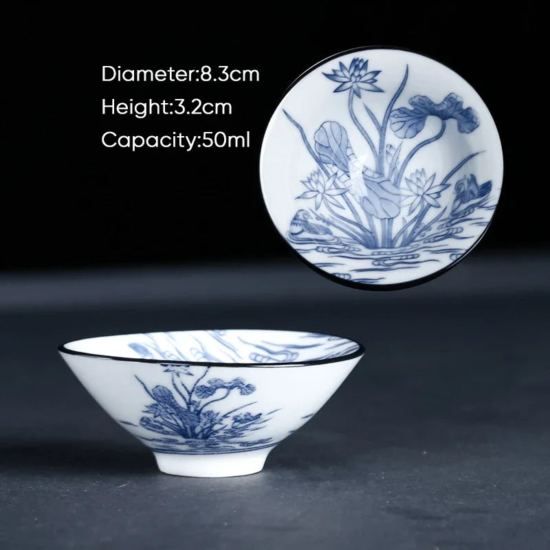 كوب شاي الكونغ فو من سيراميك ديكوربايتس™ باللونين الأزرق والأبيض، وكوب إسبريسو من البورسلين على الطريقة اليابانية