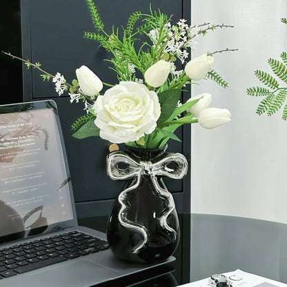 مزهرية سيراميك ثلاثية الأبعاد من DecorBites™ مع فيونكة لطيفة - ديكور منزلي زهري