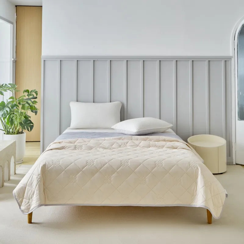 بطانية DecorBites™ Cool Summer: لحاف خفيف الوزن ناعم ومبرد بالثلج لمن يعانون من الحر أثناء النوم