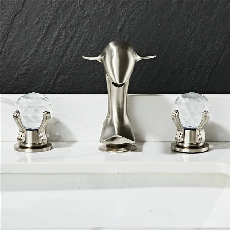 Decorbites™ Gold Beckenarmatur: Messing Nickel Delfin Badezimmer Waschbeckenarmatur, 3-Loch-Aufstellung