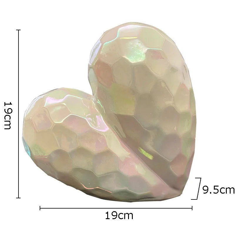 Estatua Ornamental de Cerámica Corazón de Oro Decorbites™ - Escultura Decorativa de Corazón Irregular Figura