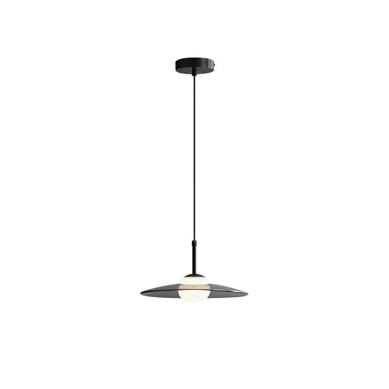 مصباح معلق زجاجي من DecorBites™ بجانب السرير مع لمسات نحاسية