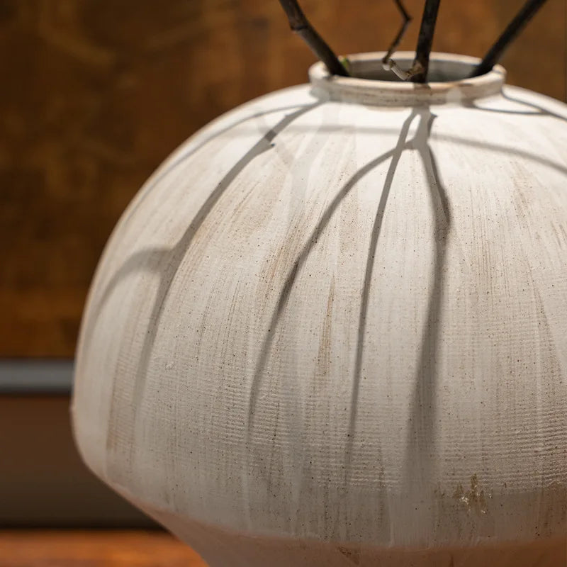 DecorBites™ Chinese-style Retro Porcelain Vase Handmade Flower Vase Artistic Home Decoration