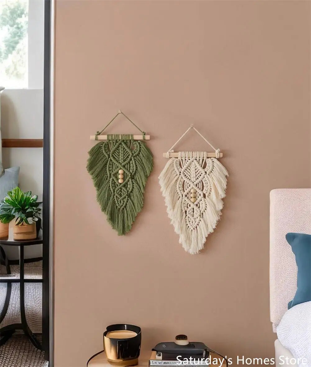 Decobites Handmade Macrame Leaf Hanging Tapestry Wall Decoration Mini Tapestry with Wood Stick