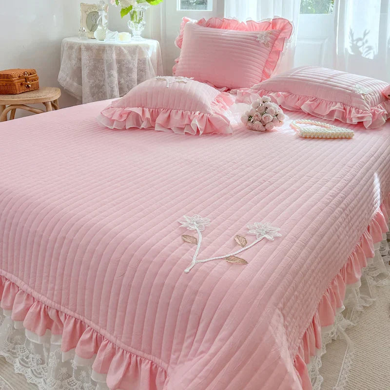 Decobites Handmade Lace Flowers Quilted Bedspread Coverlet Queen Double Mattress Cover