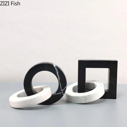 ديكور مكتب DecorBites™ - تمثال حلقي مربع تجريدي