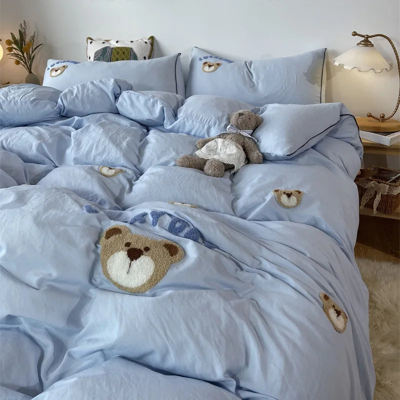 Juego de cama bordado DecorBites™ con diseño de osito y oveja: funda nórdica, sábanas y funda de almohada.