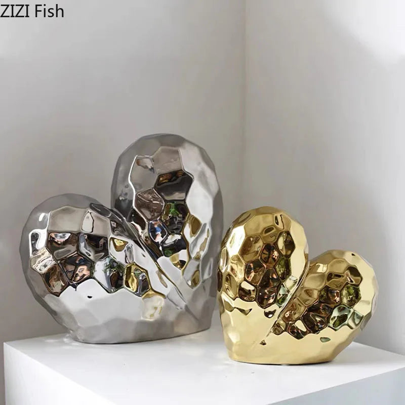 Estatua Ornamental de Cerámica Corazón de Oro Decorbites™ - Escultura Decorativa de Corazón Irregular Figura