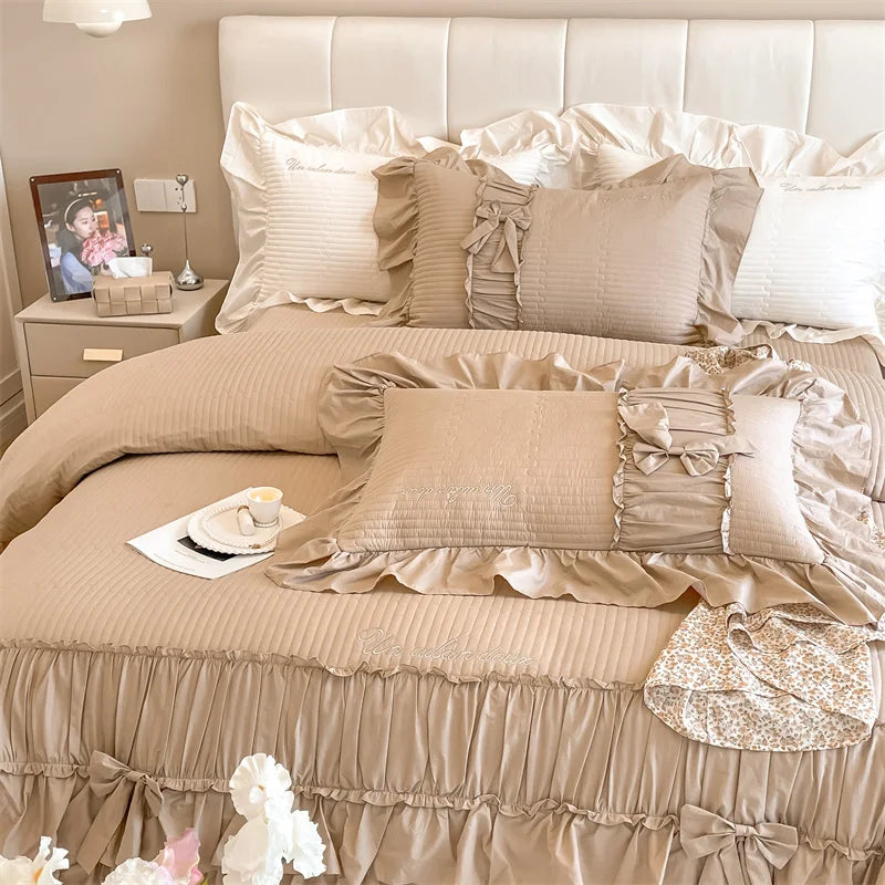 Decobites Cake Layers Cotton Duvet Set: Ruffles, Bedspread, Sheet, Pillowcases