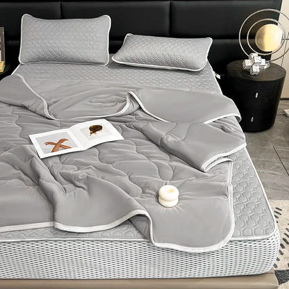 Decobites Cool Summer Blanket Set with Latex Bed Mat - Lightweight Breathable Comforter Bedding