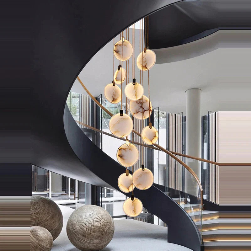 ديكوربايتس™ 2025 ثريا LED لامعة من الرخام بتصميم آرت ديكو الذهبي