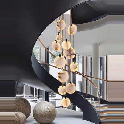 ديكوربايتس™ 2025 ثريا LED لامعة من الرخام بتصميم آرت ديكو الذهبي