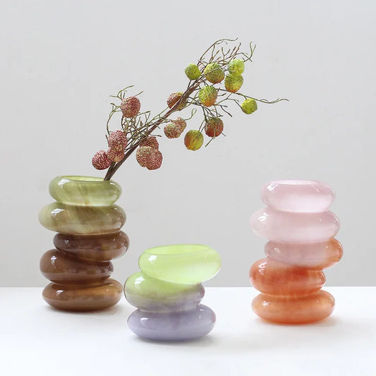 Jarrón geométrico de vidrio DecorBites™ con degradado de color para arreglos florales. Accesorio decorativo para el hogar.