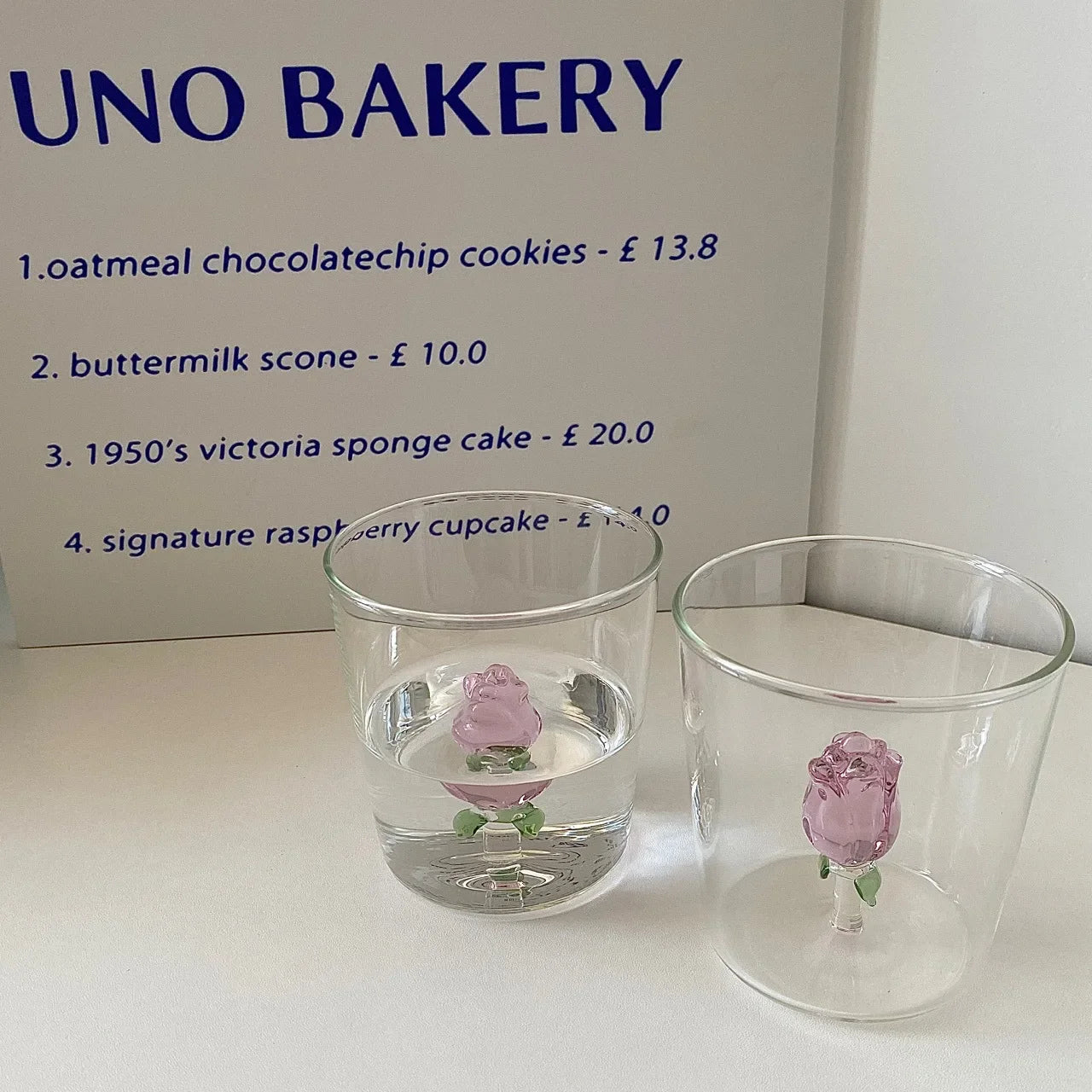 Copa de champán DecorBites™ 3D Rose: Copa de vino personalizada única con una rosa en su interior.