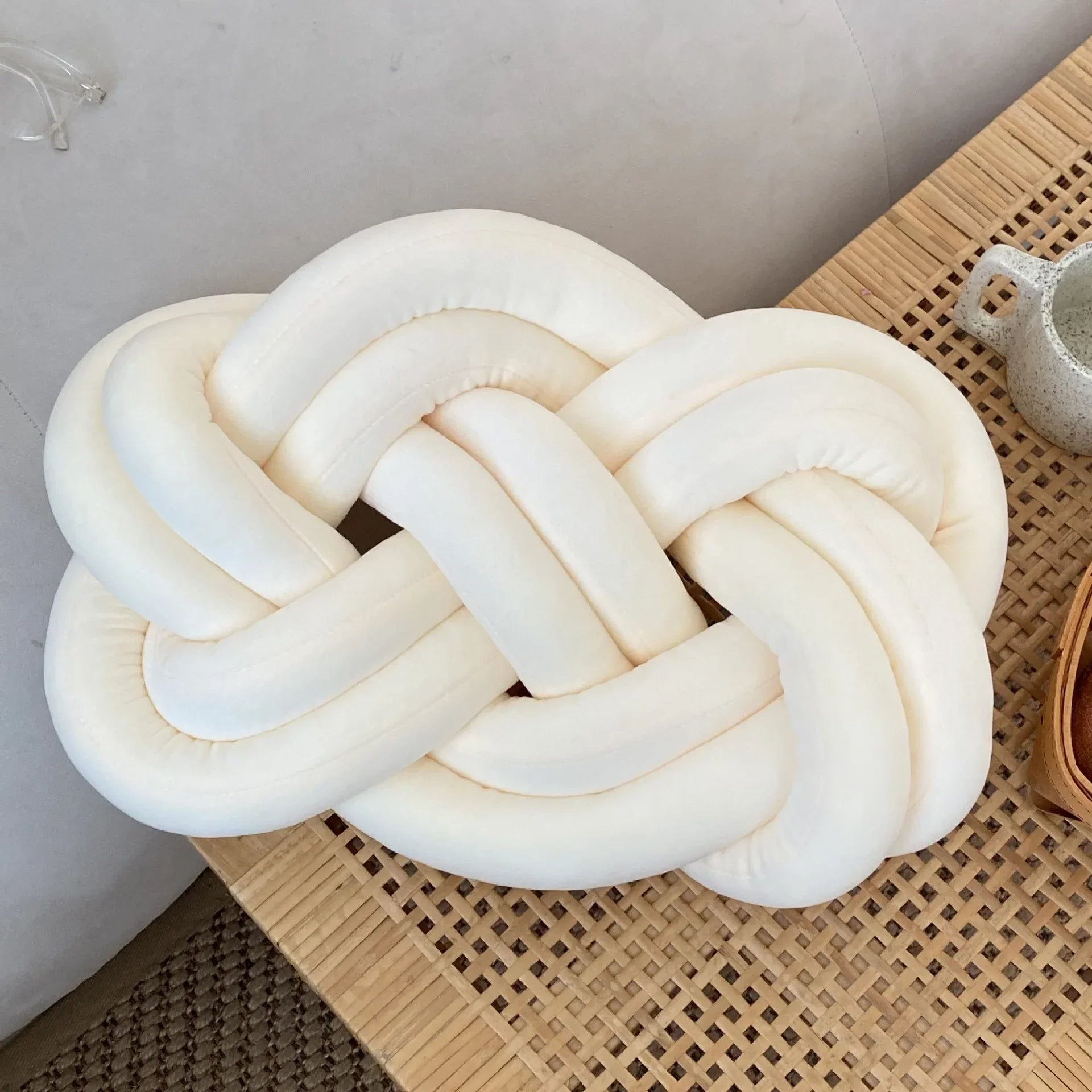 Knotted Ring Pillow Set