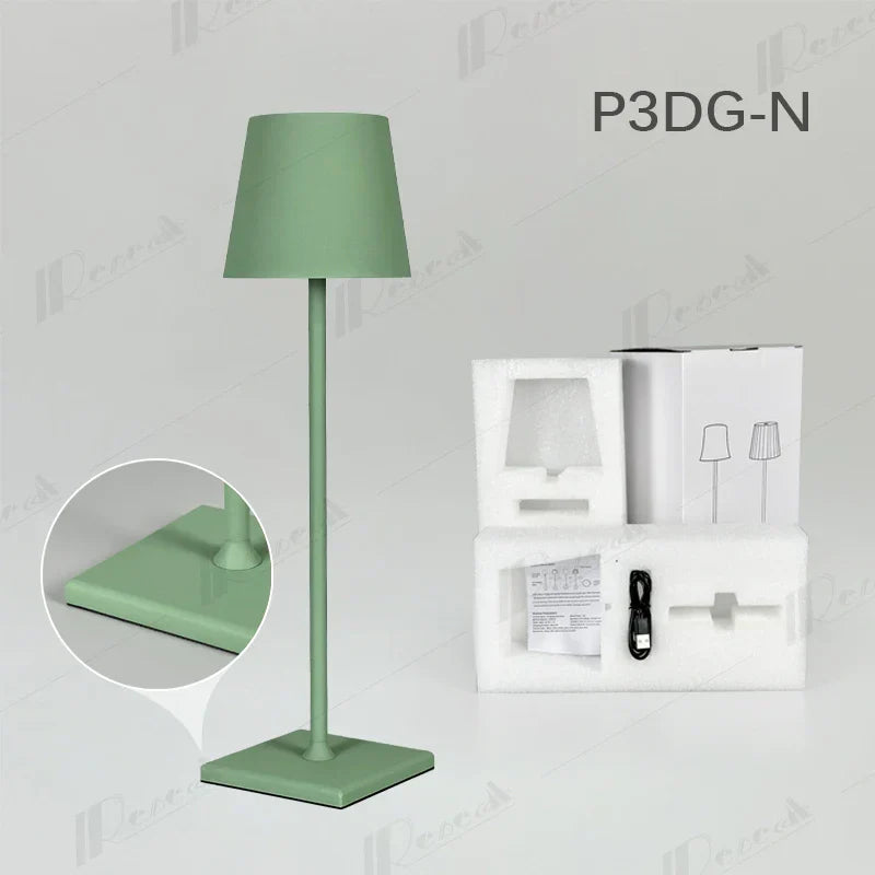 Lámpara de mesa recargable DecorBites™ Crystal LED: elegante lámpara inalámbrica para hoteles, restaurantes y bares.