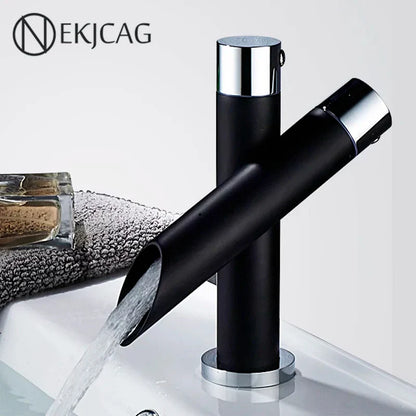 صنبور حوض أسود من DecorBites™: خلاط مياه بارد/ساخن لحوض السطح، رافعة موفرة للمياه