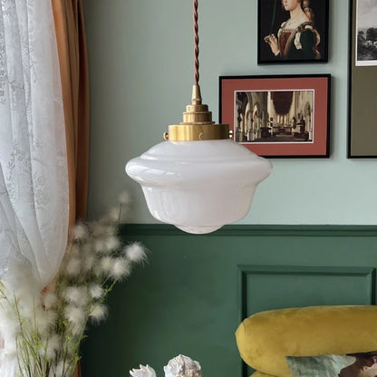 Lámpara colgante LED DecorBites™ de latón y cristal color crema para cocina, restaurante o sala de estar.