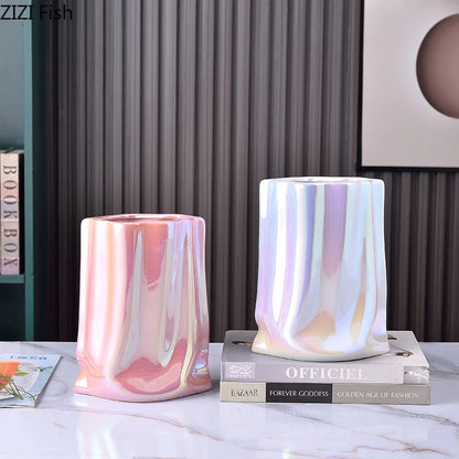 Jarrón de cerámica con textura plisada y baño de oro DecorBites™ para decoración de escritorio y arreglos florales