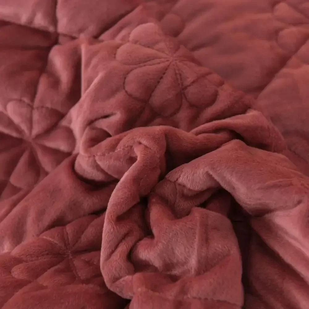 Decobites Nordic Pink Velvet Quilting Bedspread Set with Pillowcases