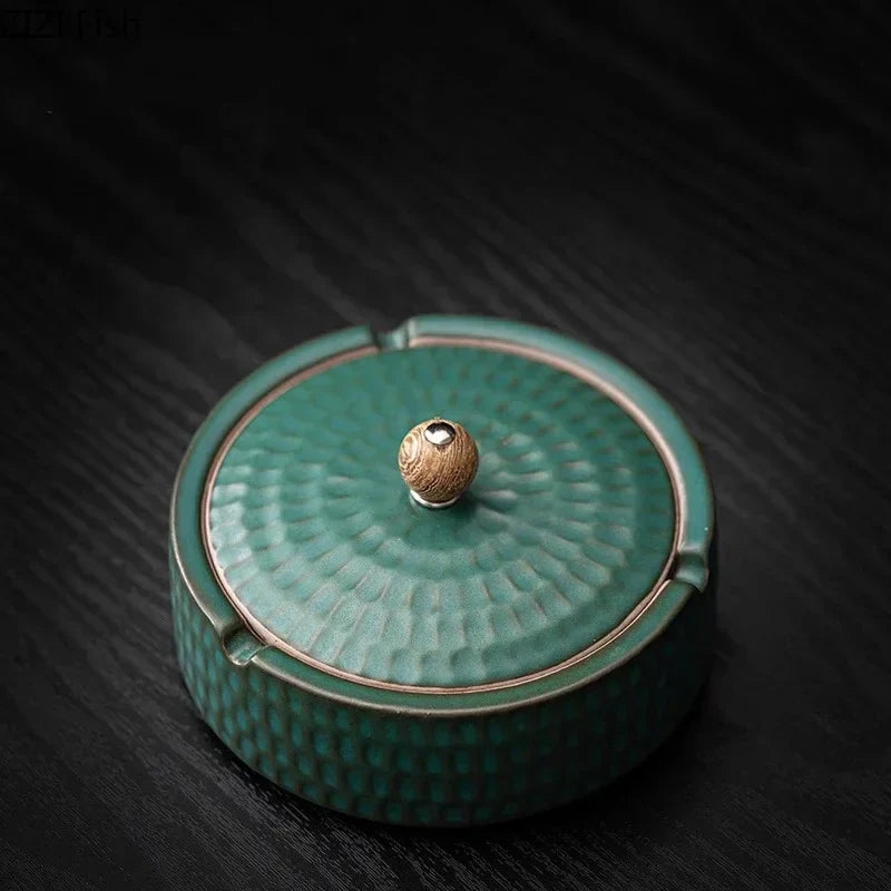 DecorBites™ Green Ceramic Ashtray with Lid - Windproof Hammer Pattern - Smoking Accessories