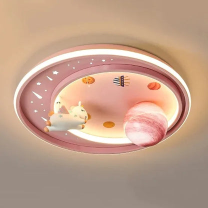 ديكوربايتس™ مصباح سقف LED للأطفال على شكل رائد فضاء قمري للعناية بالعين باللون الأزرق والوردي بتصميم كرتوني
