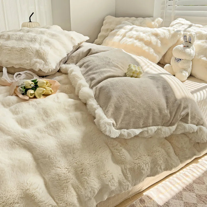 Luxury Faux Fur Bedding Set by Decobites: Super Soft Bubble Fleece Duvet Cover, Quilt, and Sheet Set.