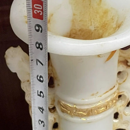 "Jarrón DecorBites™ de mármol blanco y oro con dragones de jade antiguos de las dinastías Ming y Qing"