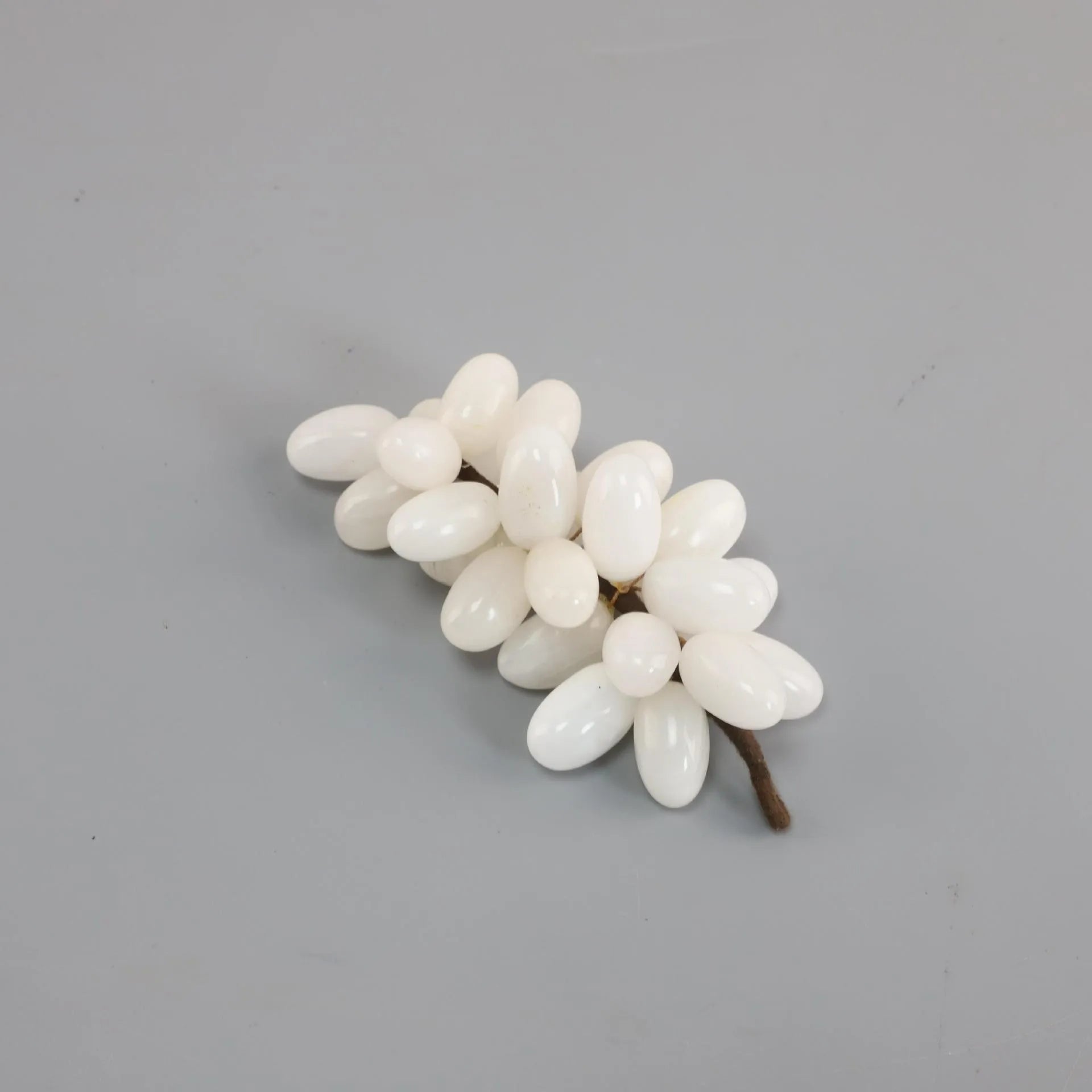 Decorbites™ Jade-Trauben-Skulptur Handgefertigte Schreibtisch-Dekoration Frucht-Figur